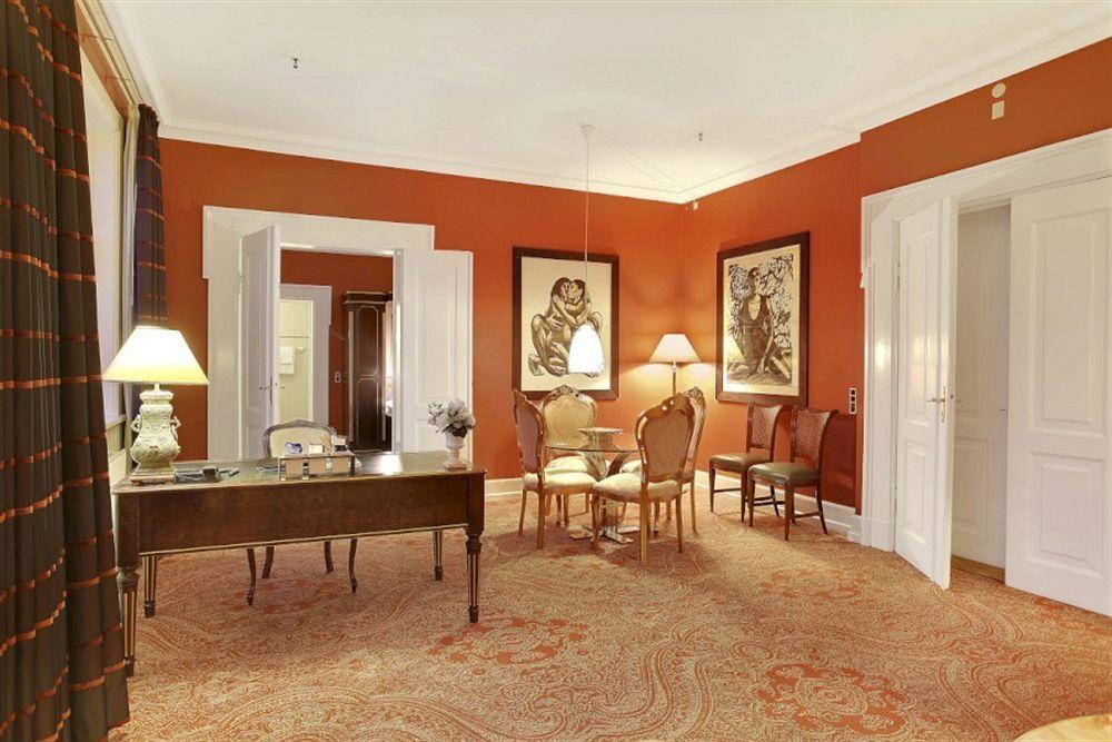 Royal Hotell 5*